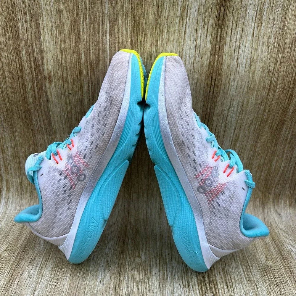 Saucony Kinvara 16 Running Shoes Women's Size 9 White Blue Mesh S11020-130